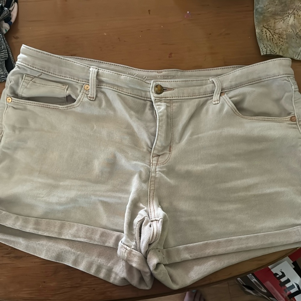 Super stretch mid rise denim shorts size 12